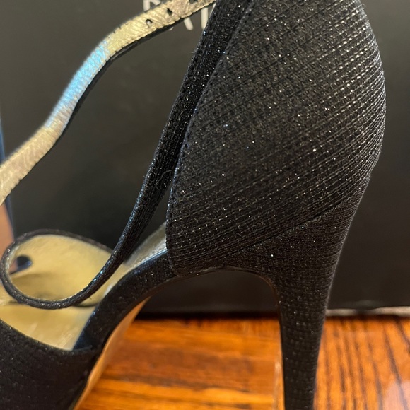 Adrianna Papell Black Women's 4 1/2 inch sparkly Heels - Picture 3 of 3